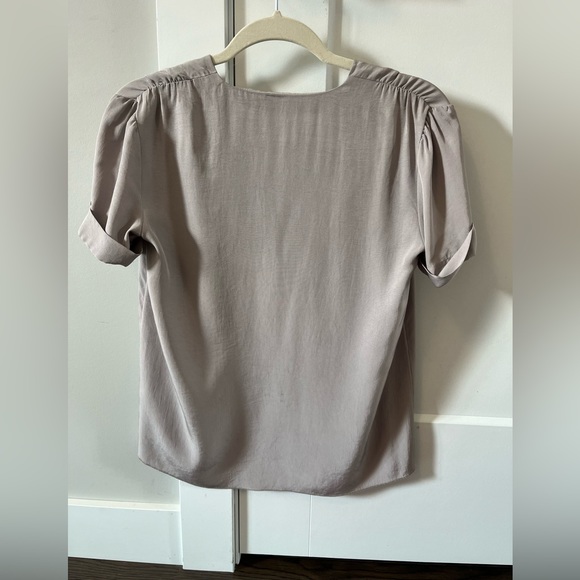 Beautiful silver/grey blouse - Picture 2 of 2